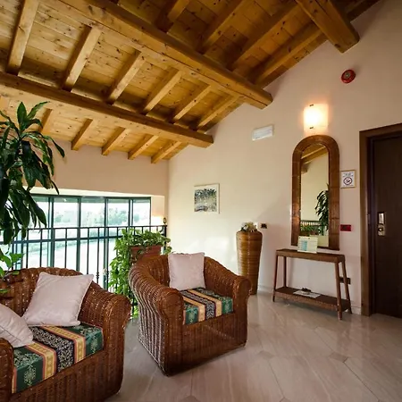 Отель Corte Vecchia 4*