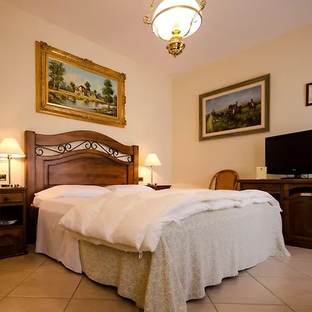 Отель Corte Vecchia 4*