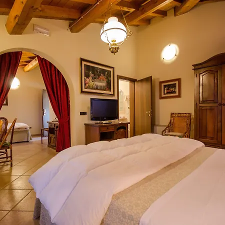 Corte Vecchia Отель