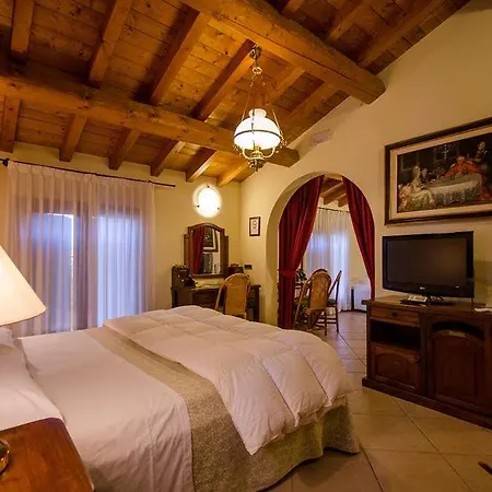 Отель Corte Vecchia Сан-Просперо